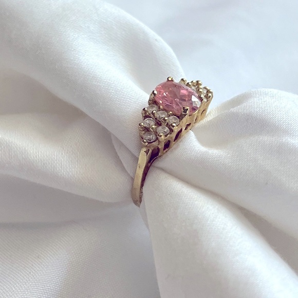 VINTAGE gold and Pink Ring sz 7.5 - Picture 2 of 4